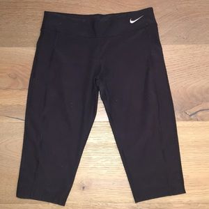 nike girls cropped legging